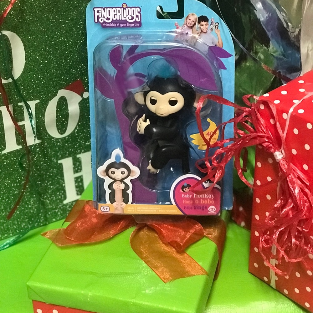 “FINN” Black Fingerlings WowWee Authentic SoldOut