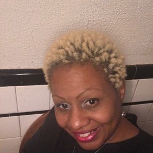 Meet your Posher, Sylvia