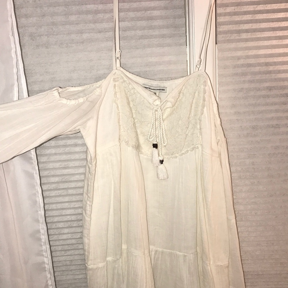 American Eagle off the shoulders dress