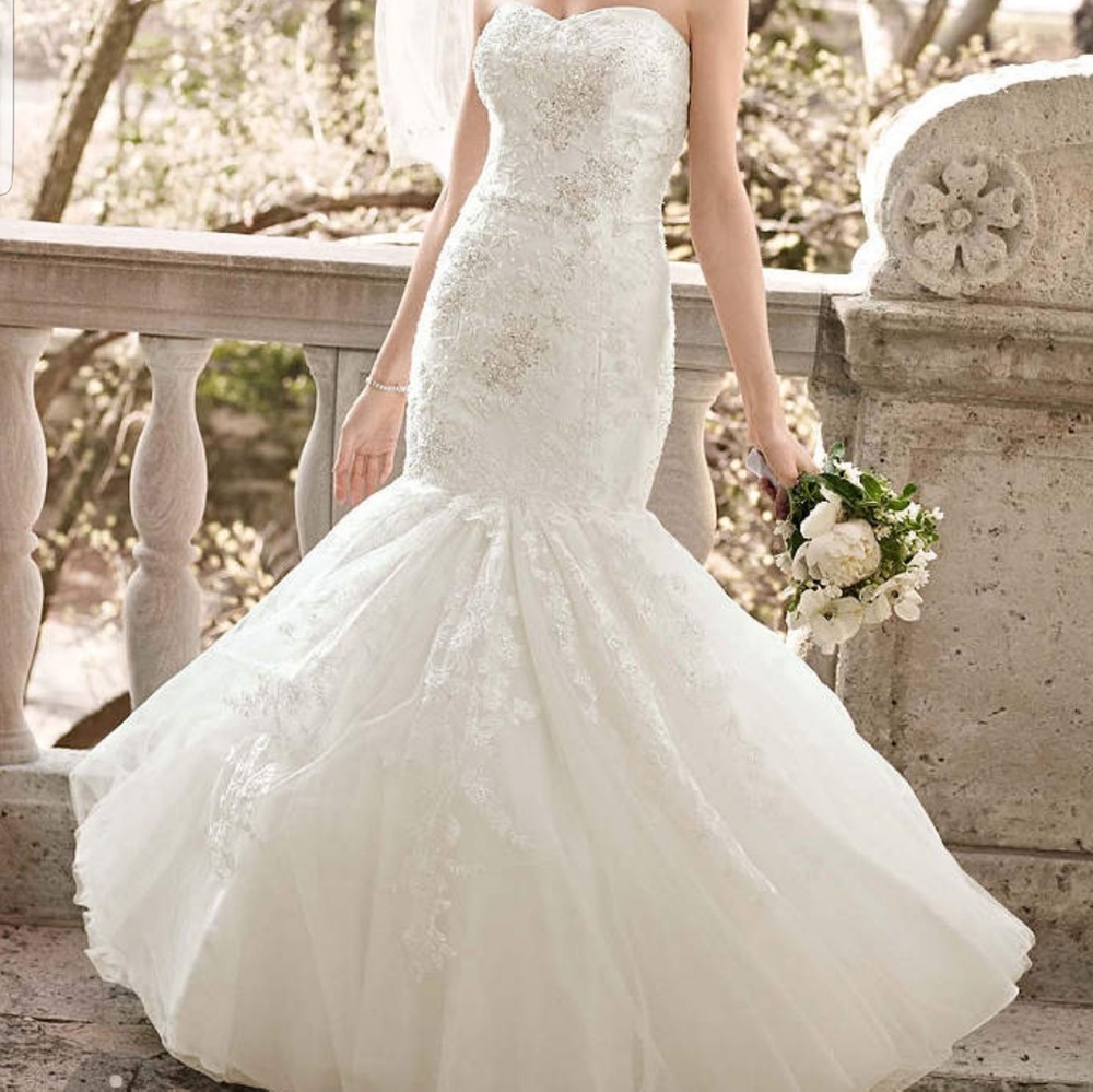 Oleg Cassini wedding dress