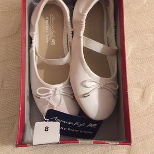 Girls white ballet flat shoe