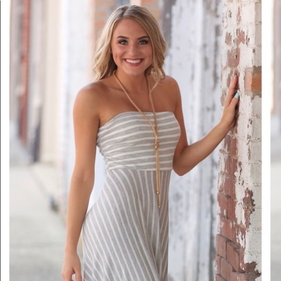 Last one! Large-🌷Beautiful 💐Maxi dress - Picture 2 of 8