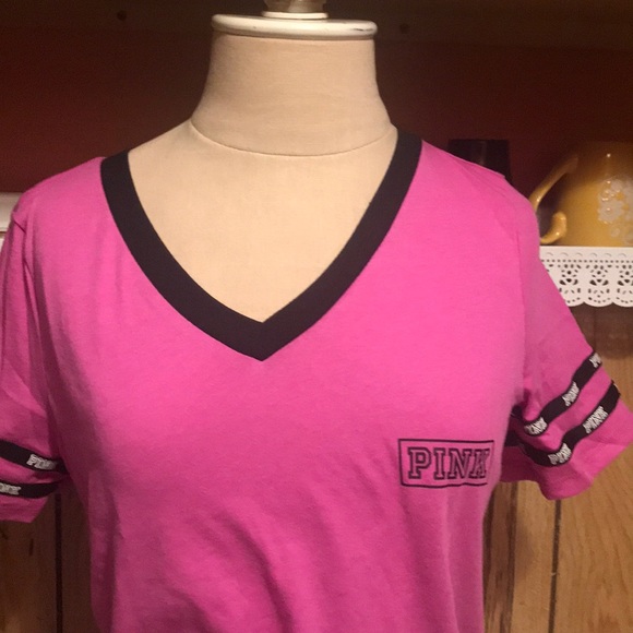 Pink vs top - Picture 2 of 3