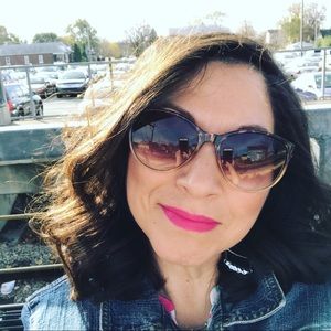 Meet your Posher, Julia