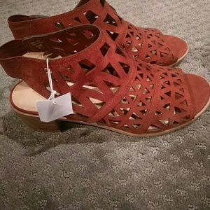 American eagle heels NWT