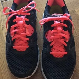 Size 9 running shoes, barley used!