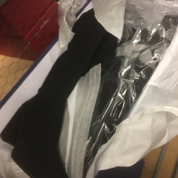 Brand New Stuart Weitzman tieland boots - Picture 4 of 4