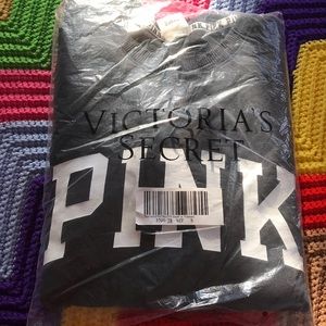Pink crew pull over sweater brand new