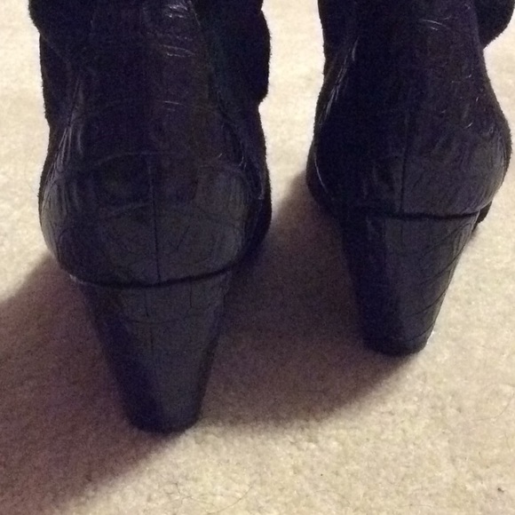 CLASSY DONALD J PLINER SUEDE & LEATHER BOOTS - Picture 3 of 5