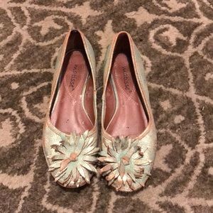 Vintage looking flats