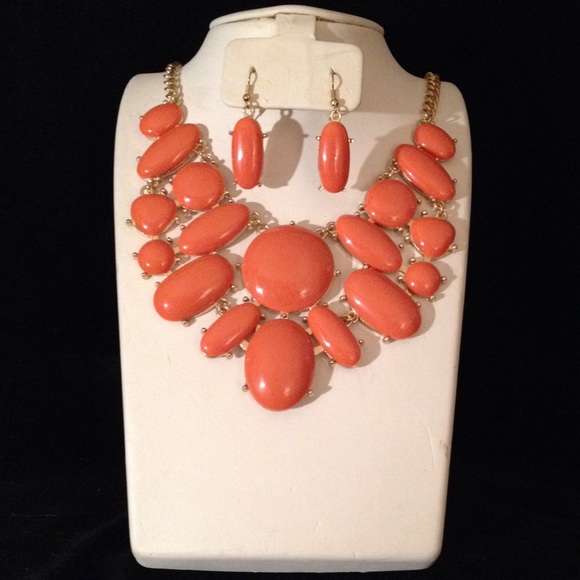 Circular Motion Necklace - Picture 1 of 2