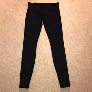 Black LuluLemon Wunder Under Leggings