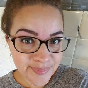 Meet your Posher, Evelyn