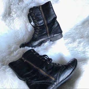 MOVING SALE BY 12/13!Black Combat Boots w/ zipper