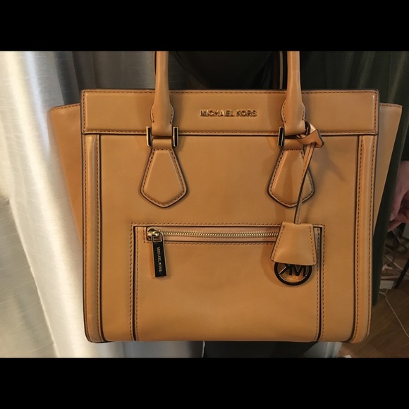 Camel Michael Kors Collette bag - Picture 2 of 5