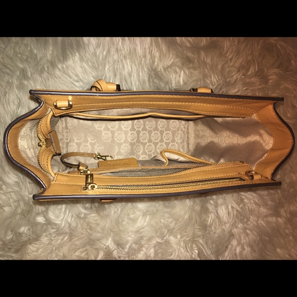 Camel Michael Kors Collette bag - Picture 5 of 5