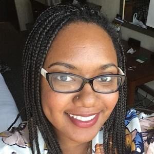 Meet your Posher, Elise