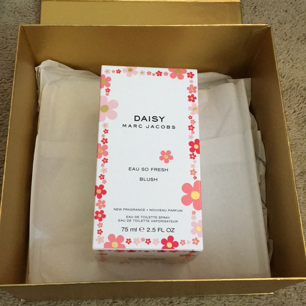 Marc Jacobs Daisy Fragrance with beautiful box