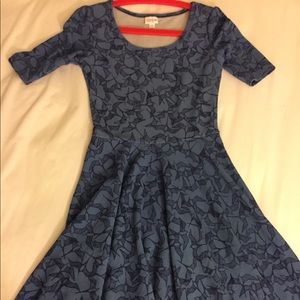 Medium LuLaRoe Nicole dress