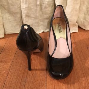 Black patent Michael Kors pumps