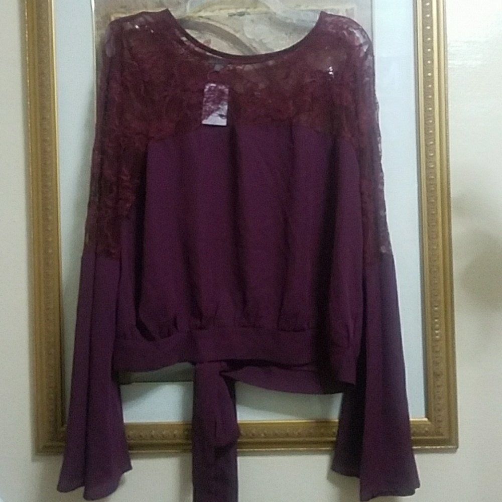 New CHARLOTTE RUSSE BELL  SLEEVE BLOUSE SIZE XL
