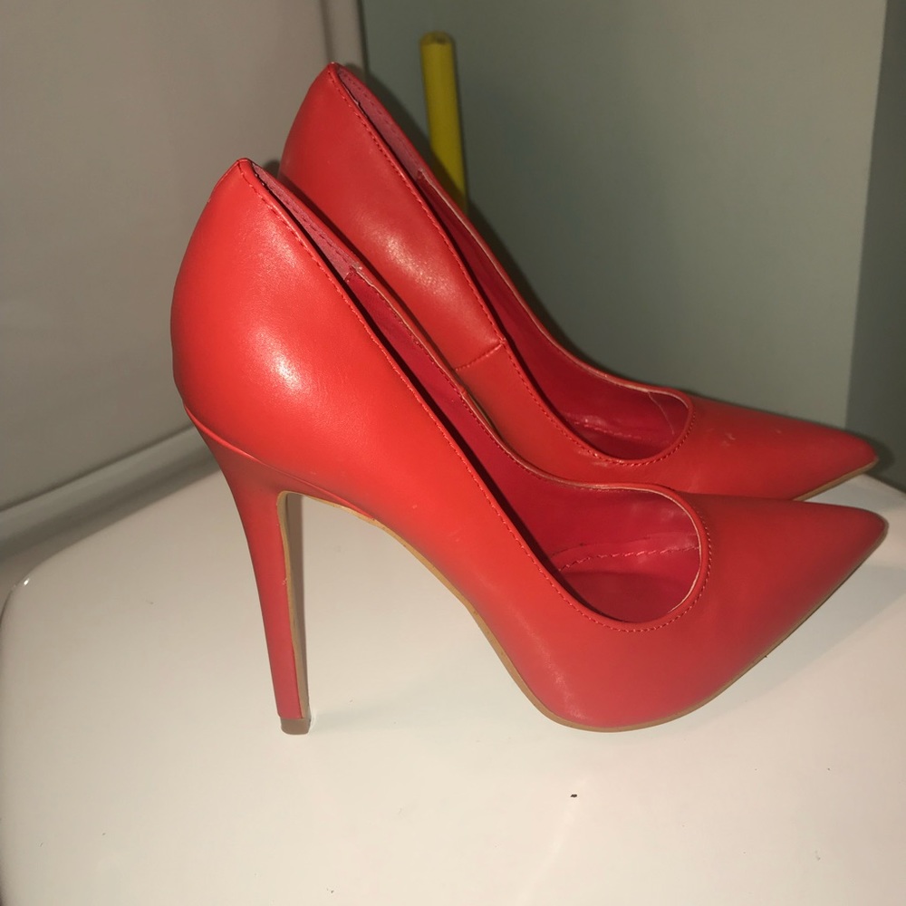Sexy Bee Business Shoes ❤️💋