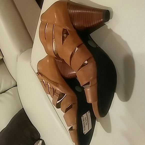 Me too strappy high heel leather shoe - Picture 2 of 4