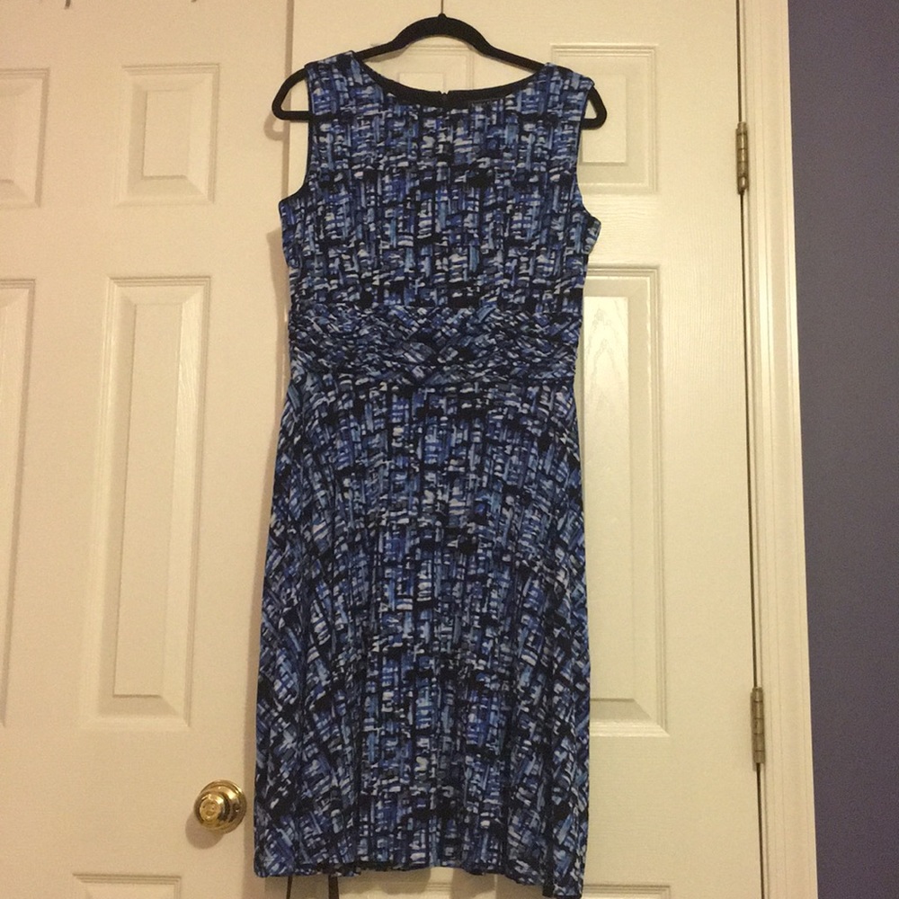 blue white black office dress