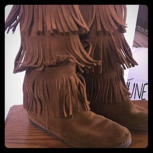 Minnetonka Brown shade boots size 6