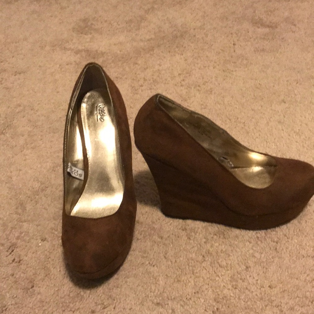 Brown Wedges