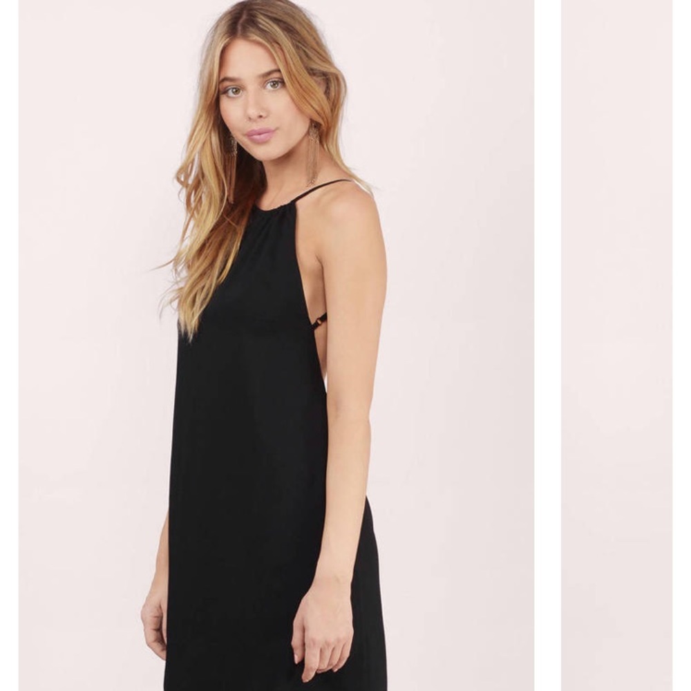 Tobi — Black Low Back Shift Dress