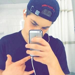 Meet your Posher, Mitchell