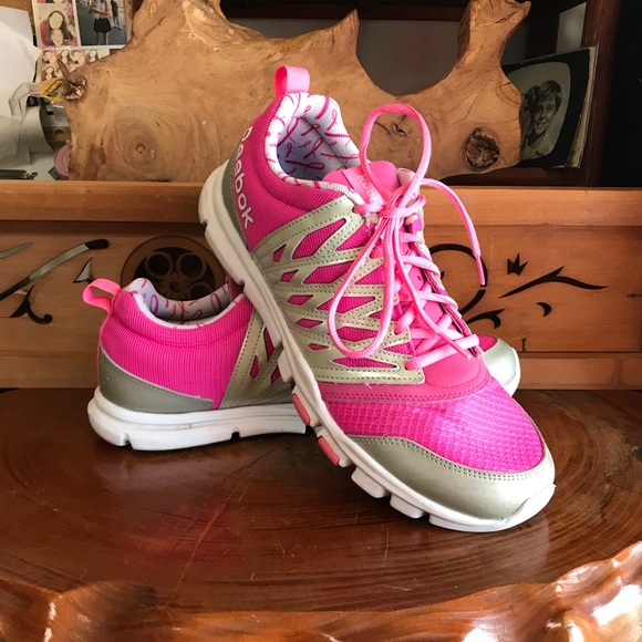 reebok ribbon shoes