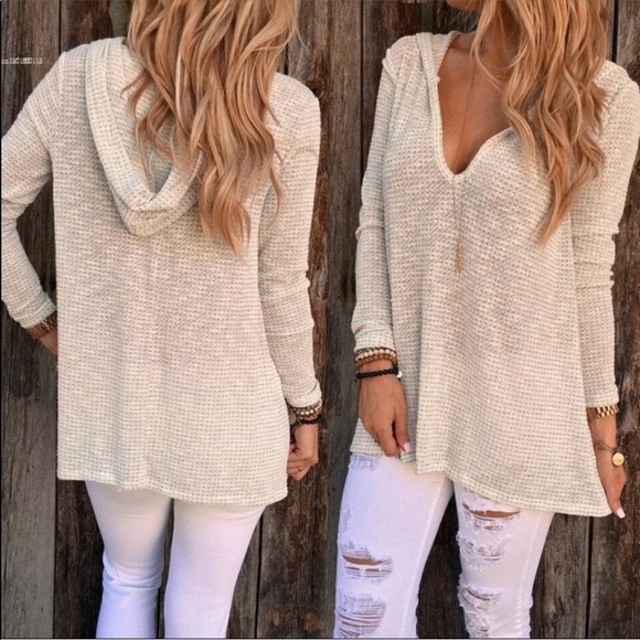 Tops - Pullover knit hoodie tunic