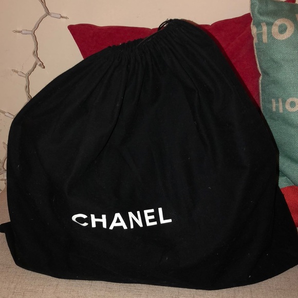 SOLD!!Chanel serf tot w/ strap - Picture 5 of 7