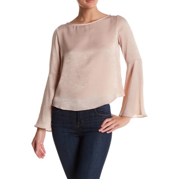 🎉HP🎉Soprano satin open back blouse - Picture 2 of 2