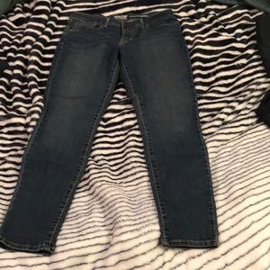 Levi’s signature modern skinny size 8