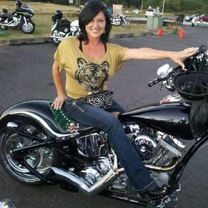 Meet your Posher, Leslie