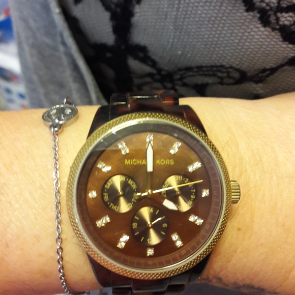 Authentic Michael Kors Chronograph Watch - Picture 3 of 7