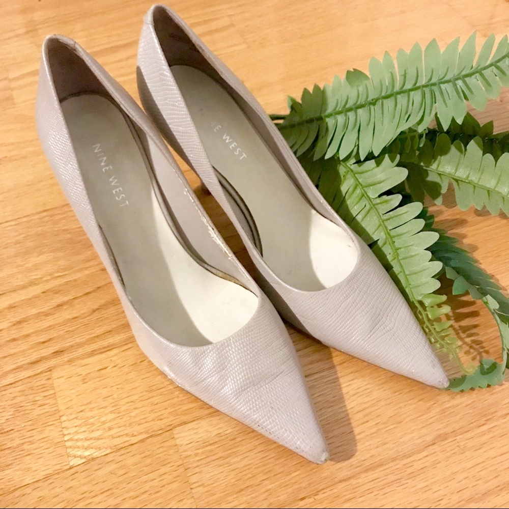 NINE WEST pointy taupe pumps