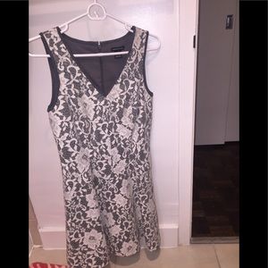 Very feminine dress with lace, flower pattern!