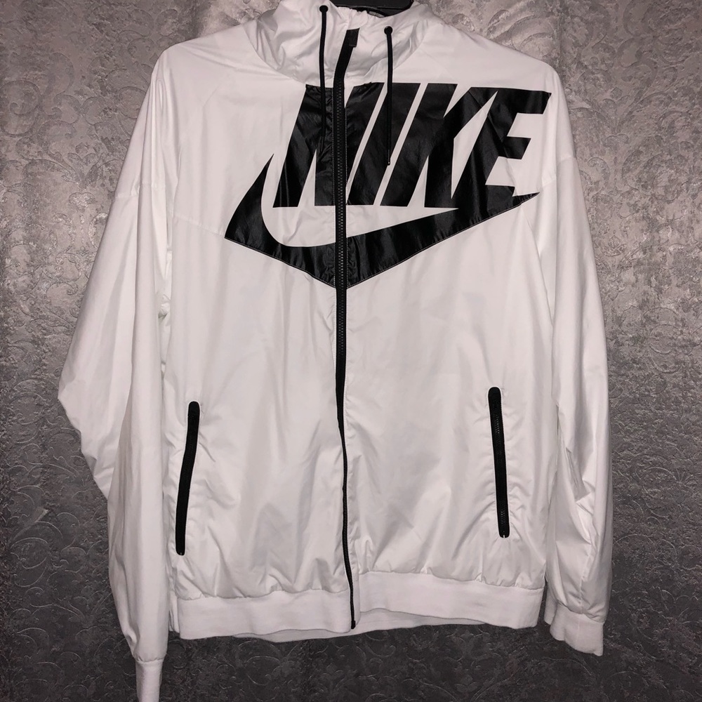 Nike Windbreaker Men’s XL White/ Black Lettering