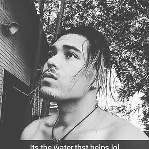 Meet your Posher, Elijah