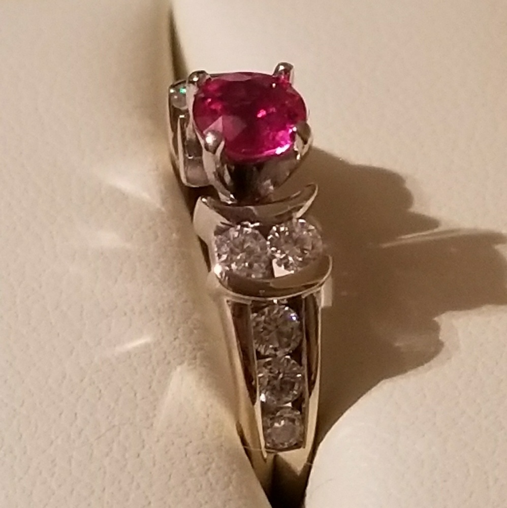 Engagement ring - Picture 2 of 5