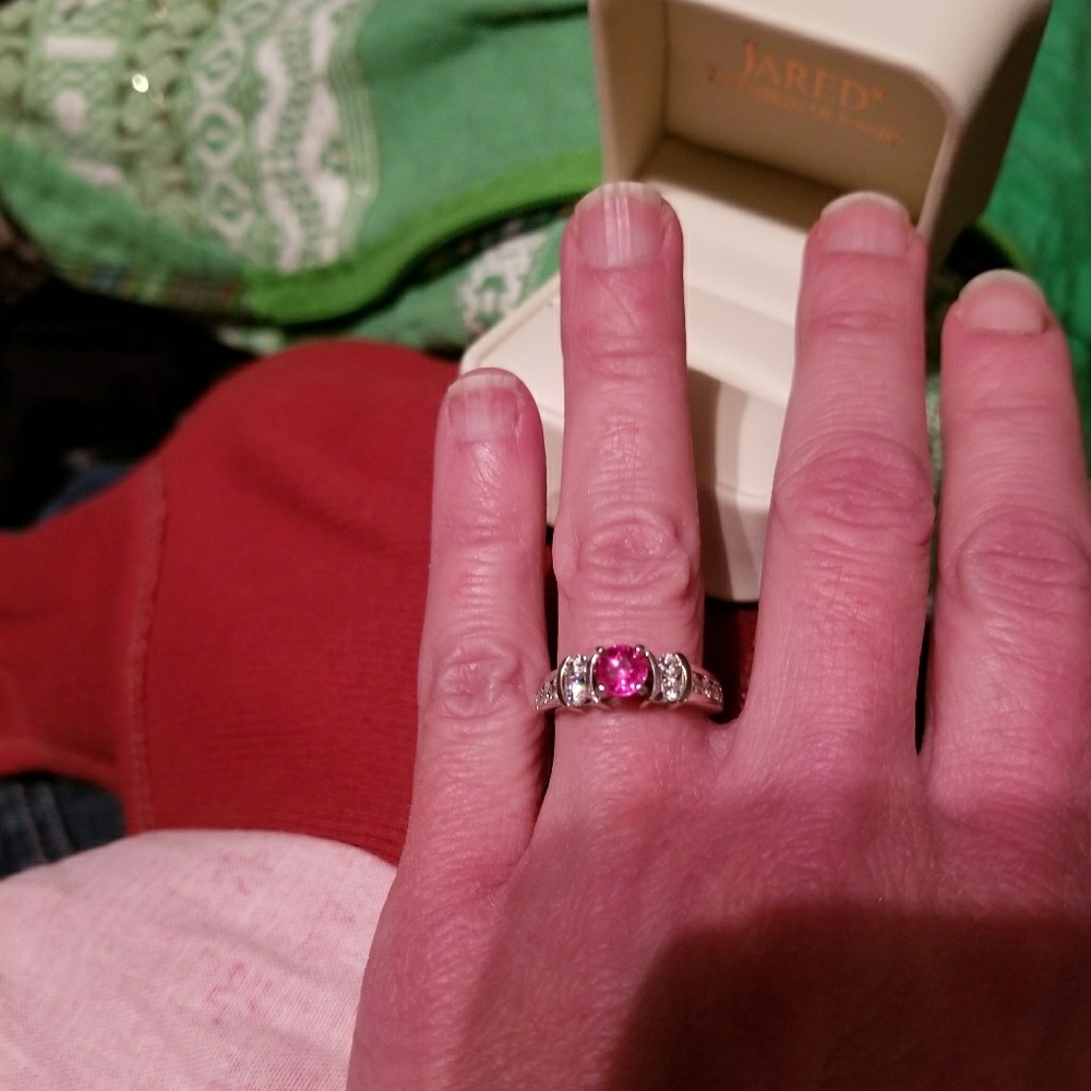 Engagement ring - Picture 5 of 5