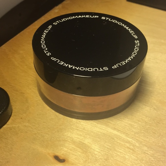 Brand new blush🌻 - Picture 3 of 5