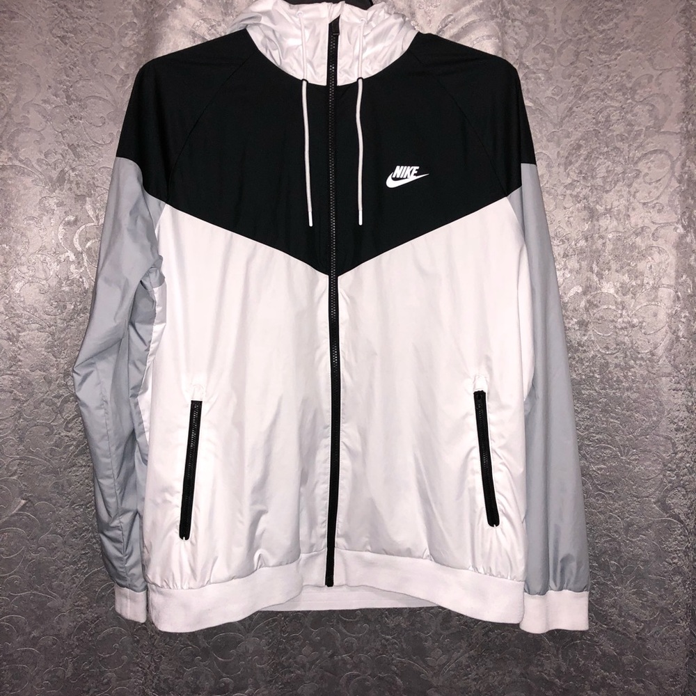 Nike Windbreaker Men’s XL White/ Grey / Black