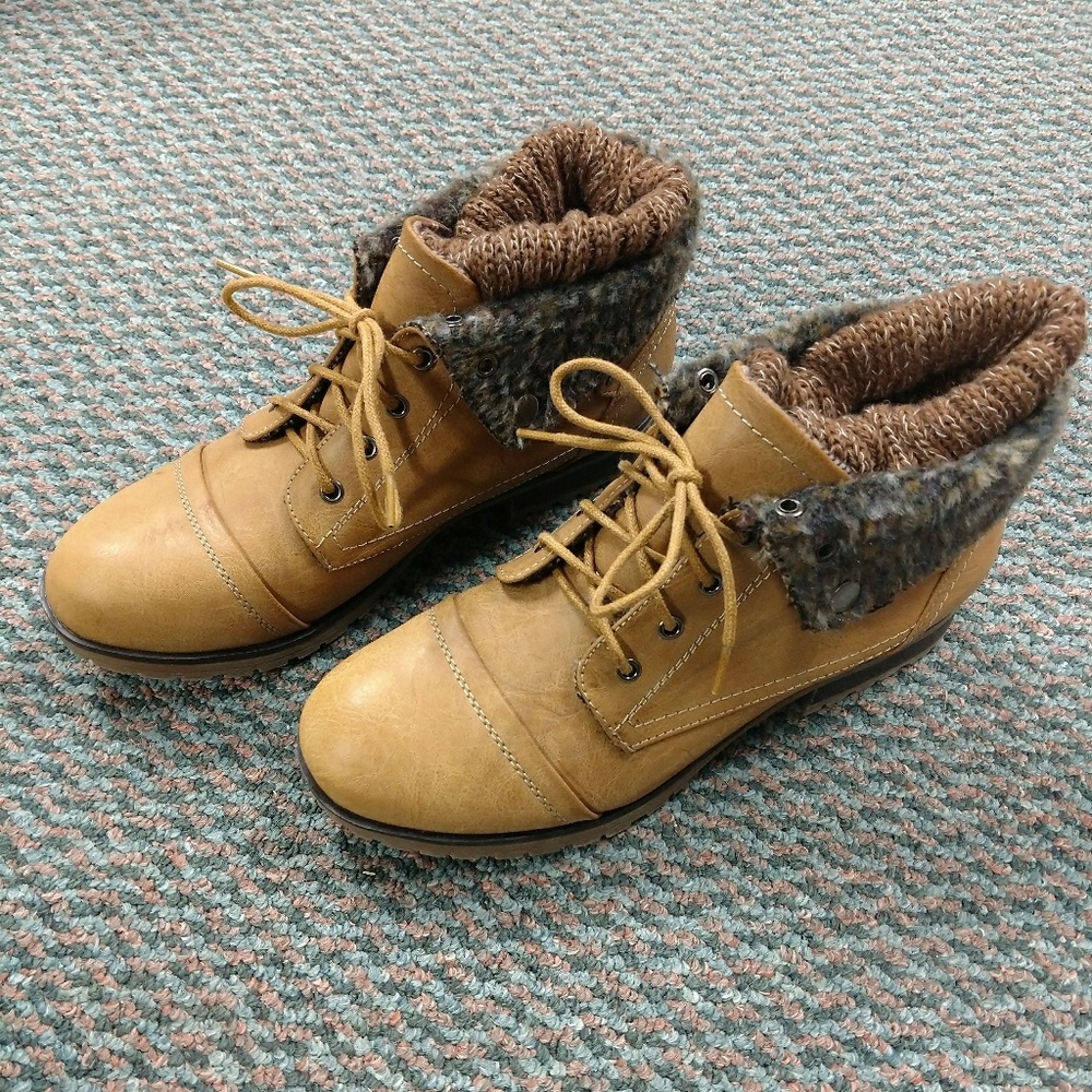 Fashion hiking/trail ankle booties