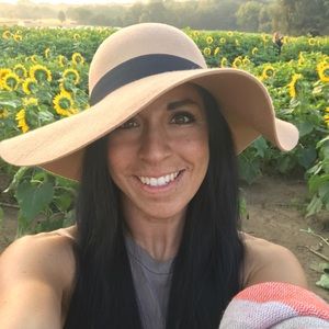 Meet your Posher, Amelia