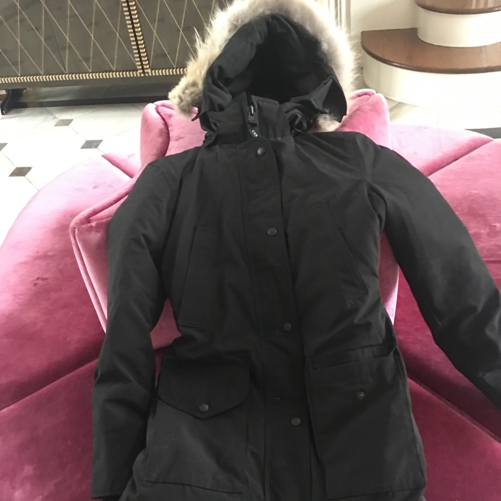 UPDATED PICS Canada Goose parka jacket with fur